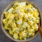 Cremiger Eiersalat mit Joghurt und Mayonnaise