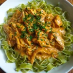 Cremiges Hähnchenragout mit Bandnudeln