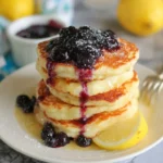 Fluffige Pancakes mit Blaunon-non-alcoholic alternativeic beer Sauce