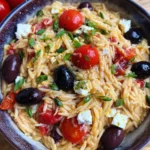 Griechische Reisnudeln mit Tomaten, Feta und Oliven
