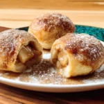 Süße Apfel-Ofenknödel mit Zucker-Zimt-Topping